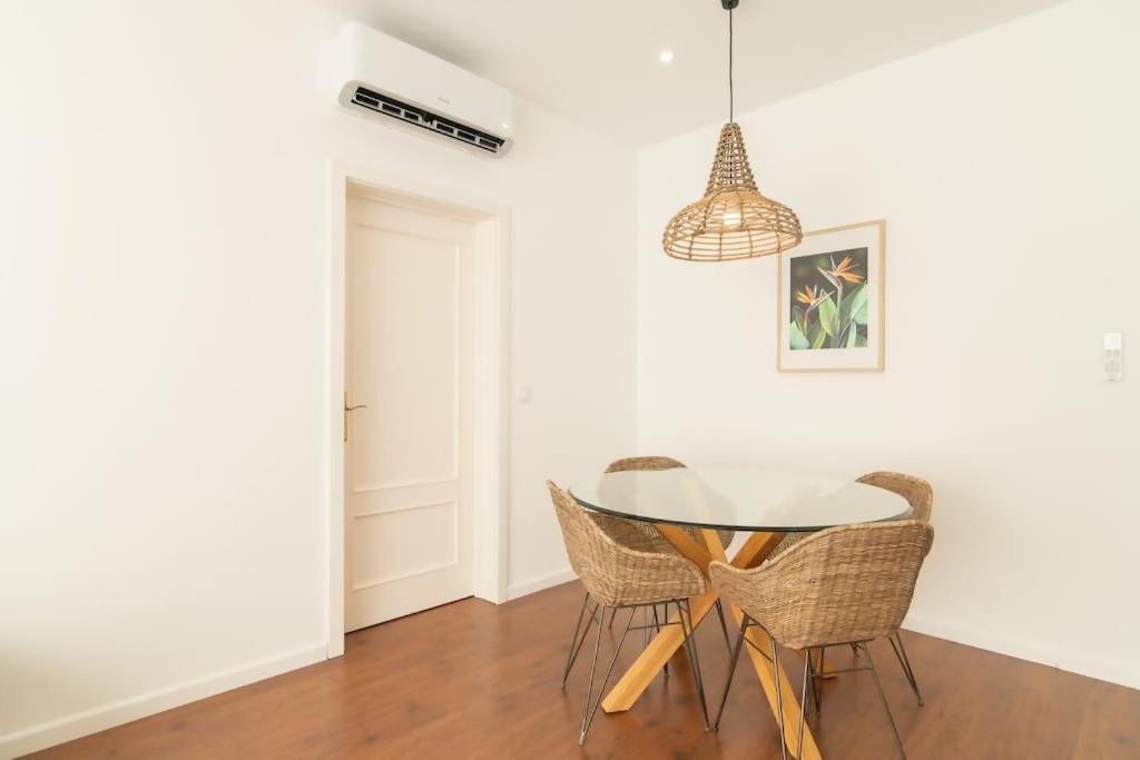 Cozy Sea View Apartment Near City & Airport 蓬塔德尔加达 外观 照片