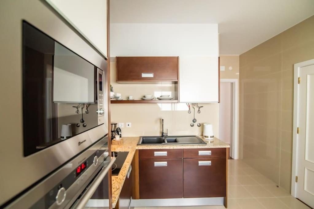 Cozy Sea View Apartment Near City & Airport 蓬塔德尔加达 外观 照片