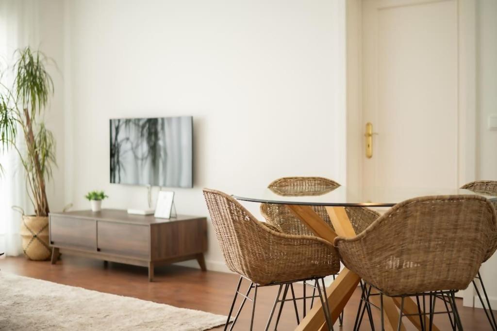 Cozy Sea View Apartment Near City & Airport 蓬塔德尔加达 外观 照片