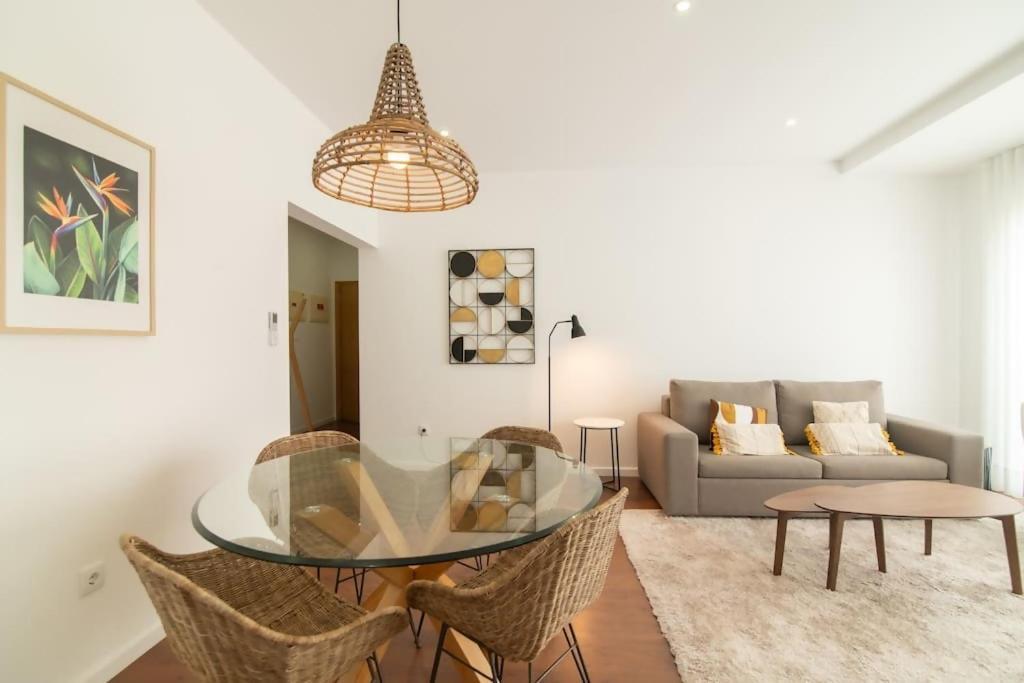 Cozy Sea View Apartment Near City & Airport 蓬塔德尔加达 外观 照片